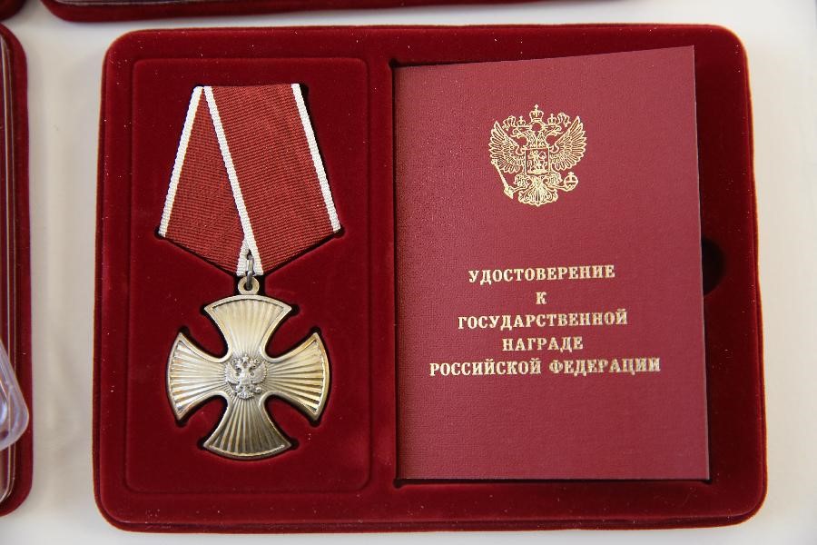 Казбек Коков передал ордена Мужества родственникам погибших бойцов